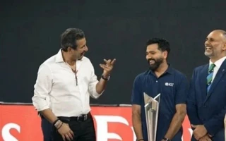 [WATCH] T20 World Cup 2026: Rohit Sharma greets Wasim Akram with warm hug during IND vs PAK match in Colombo
