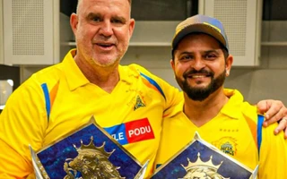 Matthew Hayden and Suresh Raina