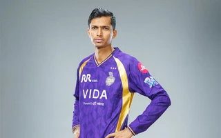'To teri kyu g....d me dard ho rha h' - Navdeep Saini's brutal attack at fan after KKR lose back-to-back matches