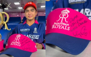 Vaibhav Sooryavanshi gets cap signed by Virat Kohli