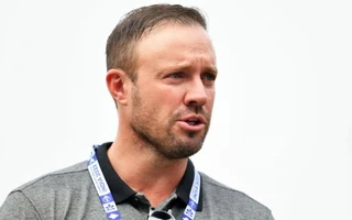 'Pass on the weed, brother' - Dodda Ganesh mocks AB de Villiers over Sachin Tendulkar-Virat Kohli comparison