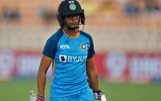 'He was stripped of his captaincy six months later' - WV Raman draws Kapil Dev parallel with Harmanpreet Kaur