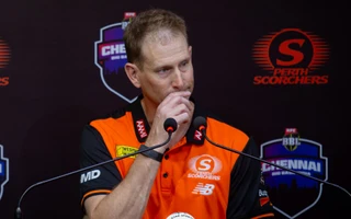 Adam Voges seeks Michael Hussey's help to crack Chepauk conditions ahead of BBL opener