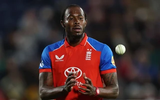 Jofra Archer signs one-year contract extension with Sussex