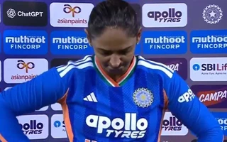 Harmanpreet Kaur breaks down on live TV after scoring 91* vs Zimbabwe in 3rd T20I