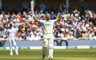 Daryl Mitchell in Test