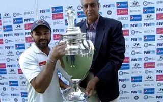 Parthiv Patel with Ranji Trophy 2016-17 cup Gujarat